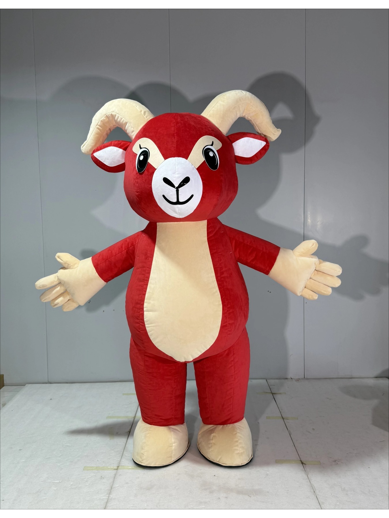 Inflatable Red Goat Mascot Cos - Suits ulasan dan harga